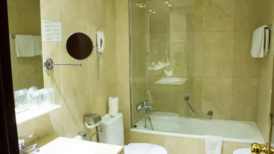 Rooms in Barcelona Ciutat Vella - photo 4