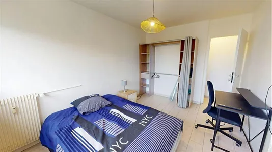 Rooms in Saint-Julien-en-Genevois - photo 3