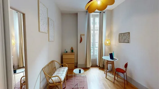 Rooms in Lyon - photo 2