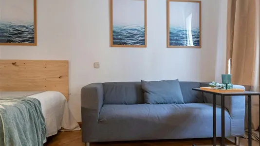 Rooms in Madrid Centro - photo 6