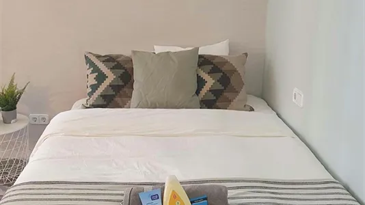 Rooms in Barcelona Eixample - photo 4