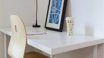 Room for rent in Milano Zona 6 - Barona, Lorenteggio, Milan