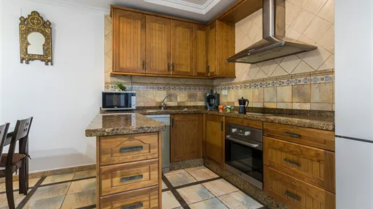 Houses in Conil de la Frontera - photo 4