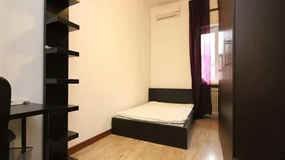 Room for rent in Milano Zona 4 - Vittoria, Forlanini, Milan