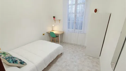 Rooms in Granada - photo 4