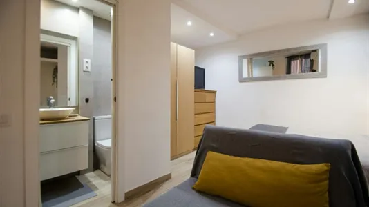 Apartments in Barcelona Ciutat Vella - photo 4