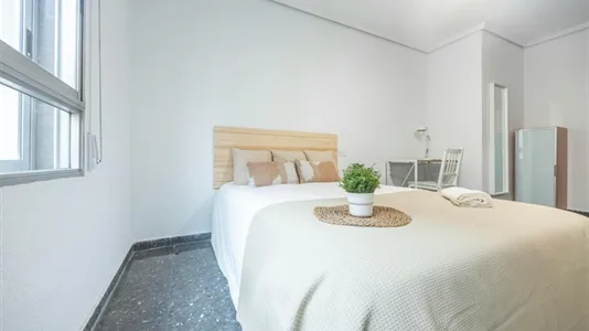 Rooms in Valencia Extramurs - photo 2