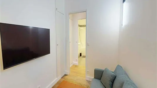 Rooms in Paris 8ème arrondissement - photo 7