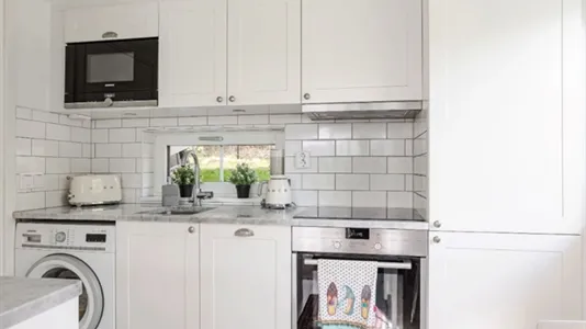 Houses in Huddinge - photo 2