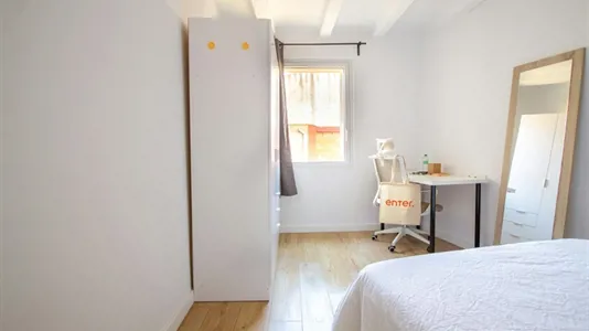Rooms in Barcelona Sants-Montjuïc - photo 1