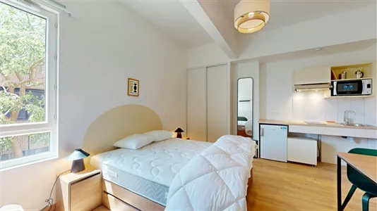 Rooms in Pontoise - photo 1