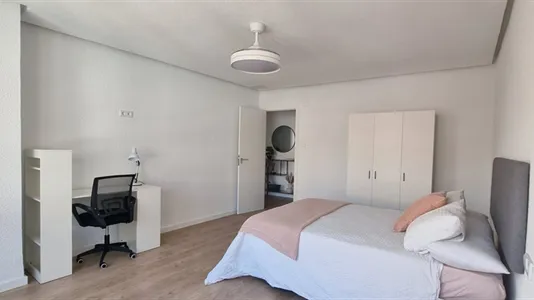 Rooms in Elche/Elx - photo 9