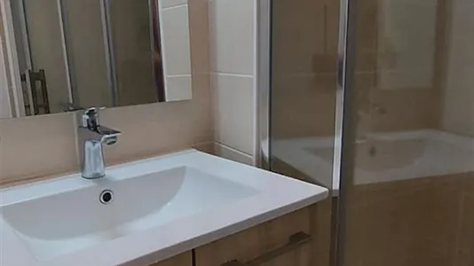 Houses in Lyon - photo 3