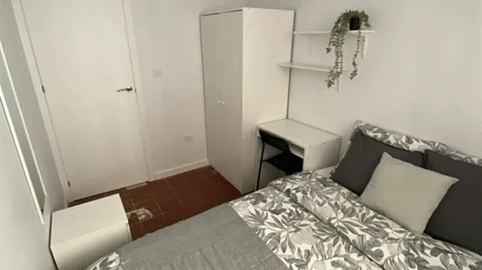 Rooms in Manises - photo 3