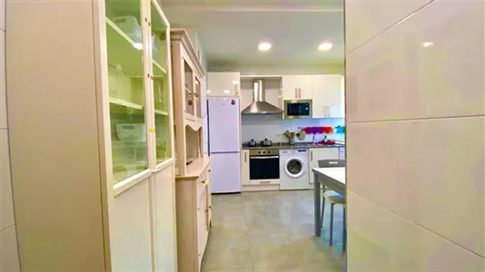 Rooms in Bilbao - photo 9