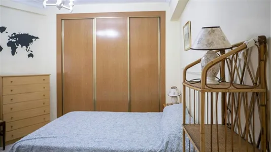 Rooms in el Camí de Vera - photo 3