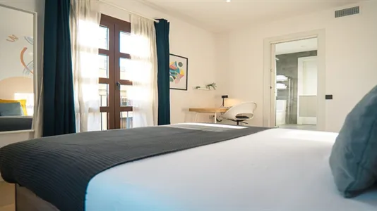 Rooms in Barcelona Ciutat Vella - photo 4