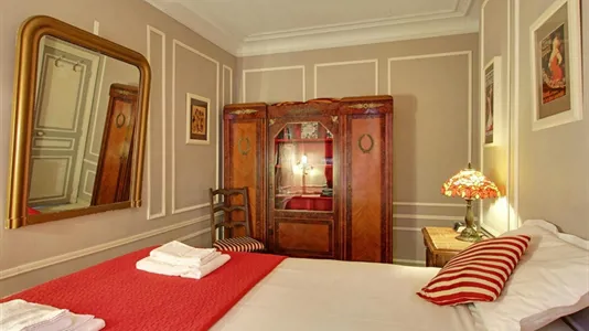 Apartments in Paris 18ème arrondissement - Montmartre - photo 2