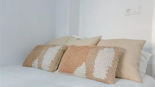 Rooms in el Camí de Vera - photo 7