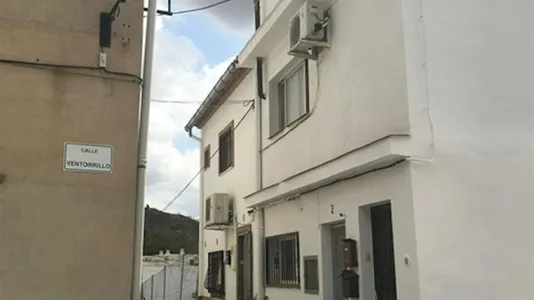Houses in Bugarra - photo 2