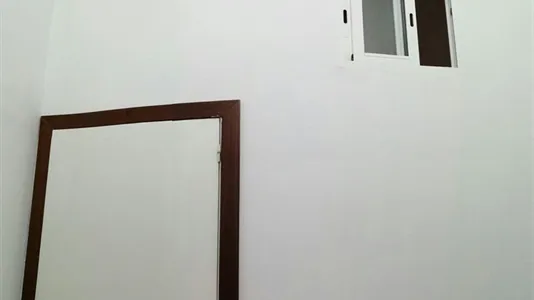 Rooms in Barcelona Ciutat Vella - photo 6