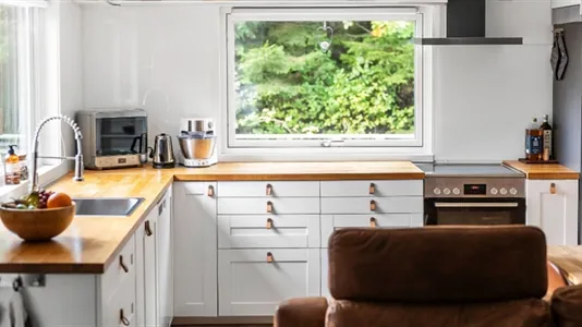 Houses in Vårgårda - photo 1