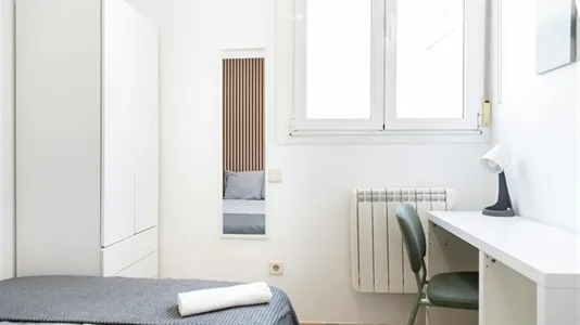 Rooms in Madrid Puente de Vallecas - photo 5