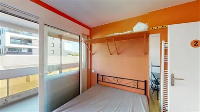 Room for rent in Saint-Julien-en-Genevois, Auvergne-Rhône-Alpes
