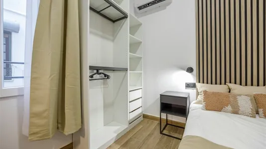 Rooms in Valencia Ciutat Vella - photo 4