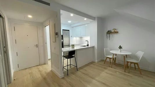 Rooms in El Prat de Llobregat - photo 8