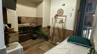 Apartment for rent in Napoli Municipalità 4, Naples