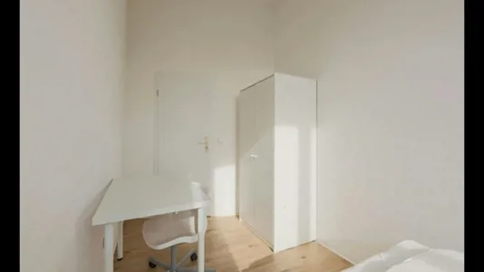 Rooms in Berlin Charlottenburg-Wilmersdorf - photo 3