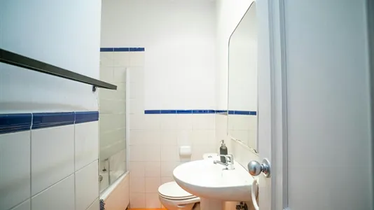 Rooms in Madrid Centro - photo 9