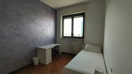 Rooms in Corsico - photo 1