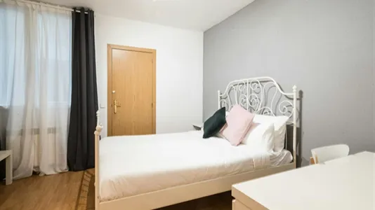Rooms in Madrid Centro - photo 1