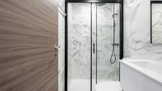 Rooms in Madrid Centro - photo 9