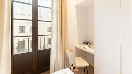 Apartments in Barcelona Ciutat Vella - photo 9