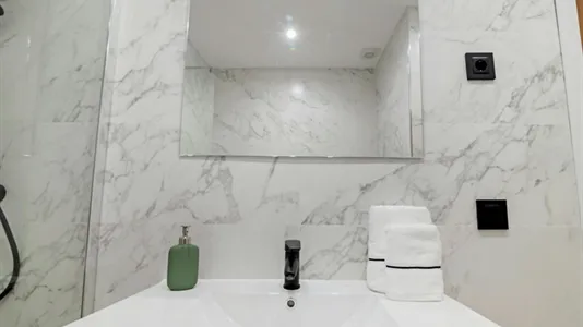 Rooms in Barcelona Eixample - photo 10