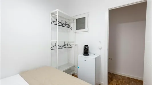 Rooms in Madrid Chamberí - photo 2