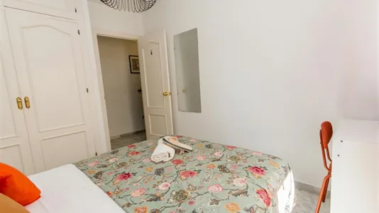 Rooms in Málaga - photo 5