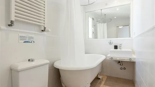 Rooms in Madrid Salamanca - photo 9