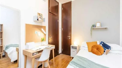 Room for rent in Milano Zona 5 - Vigentino, Chiaravalle, Gratosoglio, Milan