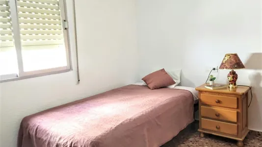 Rooms in Moncada - photo 7