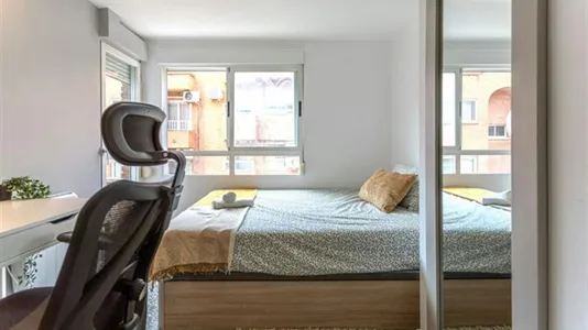 Rooms in Valencia Algirós - photo 9