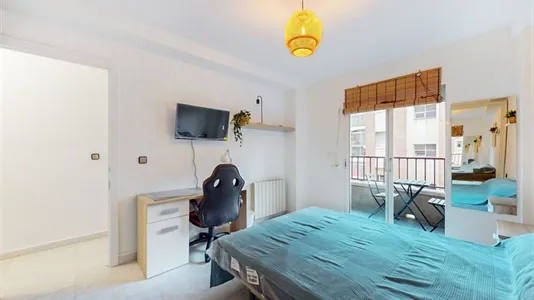 Rooms in Reus - photo 4