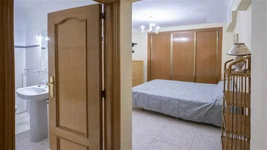 Rooms in el Camí de Vera - photo 4