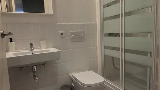 Rooms in Barcelona Eixample - photo 8