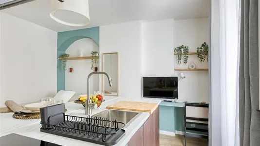 Apartments in Paris 17ème arrondissement - photo 2