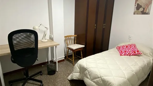 Rooms in Terrassa - photo 3