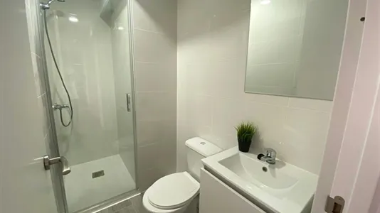 Rooms in Adaro - photo 9